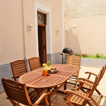 Classical Archontiko D&m *